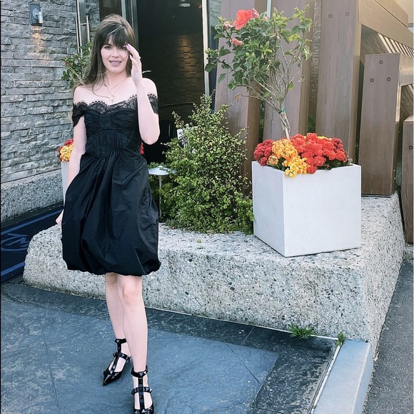 Meet your Posher, Natalie - Picture 15 of 16